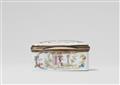 A Meissen porcelain snuff box with ruins - image-2