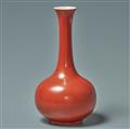Kleine korallenrote Vase mit Golddekor. Qing-Zeit, 18. Jh. - image-2