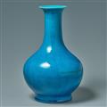 Monochrome türkisglasierte Vase. Qing-Zeit, 18. Jh. - image-2