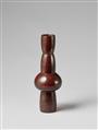 A tall bronze vase by Takajima Yasumi II. Third quarter 20th century - image-1