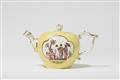 A Meissen porcelain teapot with yellow ground and Hoeroldt Chinoiseries - image-1