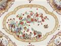 An important Meissen porcelain platter with turquoise ground and Chinoiserie decor - image-3