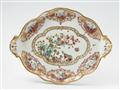 An important Meissen porcelain platter with turquoise ground and Chinoiserie decor - image-1