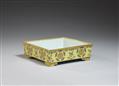 A rare imperial narcissus tray. Tongzhi mark and of the period (1862-1874) - image-2