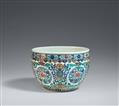 A floral doucai jardinière. Qing dynasty, 19th century - image-2