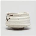 An E-Shino chawan. Mino area, Owari province. Early Edo period - image-4