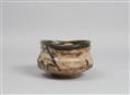 An Ao-Oribe chawan. Mino area, Owari province. Edo period. 17th/18th century - image-7