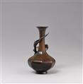 Langhals-Vase. Bronze. Um 1900 - image-2