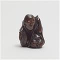 Netsuke der hockenden Ono no Komachi. Dunkles Holz. 19. Jh. - image-3