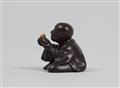 A Miwa-style wood netsuke of a chajin. First half 19th century - image-4