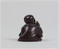 A Miwa-style wood netsuke of a chajin. First half 19th century - image-5