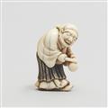 An ivory netsuke of a merrymaking man. First half 19th century - image-3