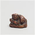 A boxwood netsuke of two shishi. 19th century - image-3