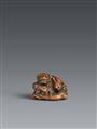 A boxwood netsuke of two shishi. 19th century - image-1