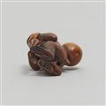 Netsuke eines Affen mit Kalebasse und Oktopus. Buchsbaum. Spätes 19. Jh. - image-7