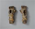 A pair of large bronze tiger paws of a yali. Southern India, Tamil Nadu. 18th century - image-2