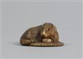 Netsuke einer großen Ratte auf einem geflochtenen Kissen. Elfenbein. Um 1900 - image-3