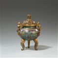 A small cloisonné enamel tripod incense burner. 18th century - image-2