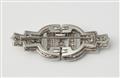 An Art Déco 18k white gold and diamond double clip brooch. - image-2