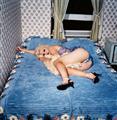 Bettina Rheims - Madonna Blue in Shiny Blue Underpants, New York (aus der Serie: Pourquoi m'as-tu abandonnée?) - image-1