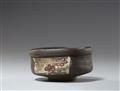 A Kuro-Oribe chawan. Mino area, Owari province. Early Edo period, 17th century - image-2