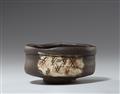 A Kuro-Oribe chawan. Mino area, Owari province. Early Edo period, 17th century - image-3