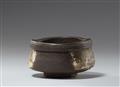 A Kuro-Oribe chawan. Mino area, Owari province. Early Edo period, 17th century - image-4