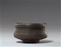 A Kuro-Oribe chawan. Mino area, Owari province. Early Edo period, 17th century - image-5