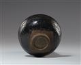 A Kuro-Raku summer chawan. Kyoto. Edo period, 18th century - image-6