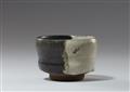 A small Chosen Karatsu chawan. Hizen province. Edo period, 17/18th century - image-4