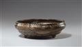 A large and shallow Nezumi-Shino bowl. Mino area, Owari province. Early Edo period, 17th century - image-2