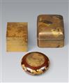 Three small gold lacquer boxes. Edo period - image-1