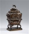 A bronze incense burner. Meiji period - image-2