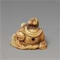 A Kyoto ivory netsuke of Seiobo by Rantei. First half 19th century - image-3