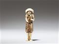 An ivory Netsuke of a Dutchman with a rooster. 18/early 19th century - image-2