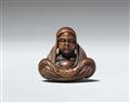 An Edo boxwood netsuke of a meditating Daruma by Shumin. Mid-19th century - image-2