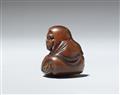 An Edo boxwood netsuke of a meditating Daruma by Shumin. Mid-19th century - image-3