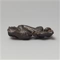 An unusual black wood netsuke of a winding dragon. 19th century - image-2