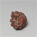 A boxwood netsuke of a reclining shishi. Late 18th century - image-2