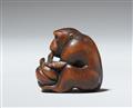 A Kyoto boxwood netsuke of a monkey with a peach by Mitsuhide. Early 19th century - image-3