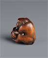 A Kyoto boxwood netsuke of a monkey with a peach by Mitsuhide. Early 19th century - image-8