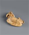 An ivory netsuke of a reclining ox in the manner of Tomotada. 19th century - image-7