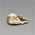 Netsuke eines grasenden Pferds. Elfenbein. Spätes 18. Jh. - image-4