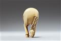 An ivory netsuke of a grazing horse. Around 1800 - image-5