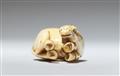 An ivory netsuke of a grazing horse. Around 1800 - image-6