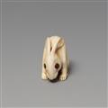 A large Kyoto ivory netsuke of a hare by Kiyotada. Early 19th century - image-3