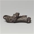 A large black wood netsuke of a frog on a folded lotus leaf. 19th century - image-3