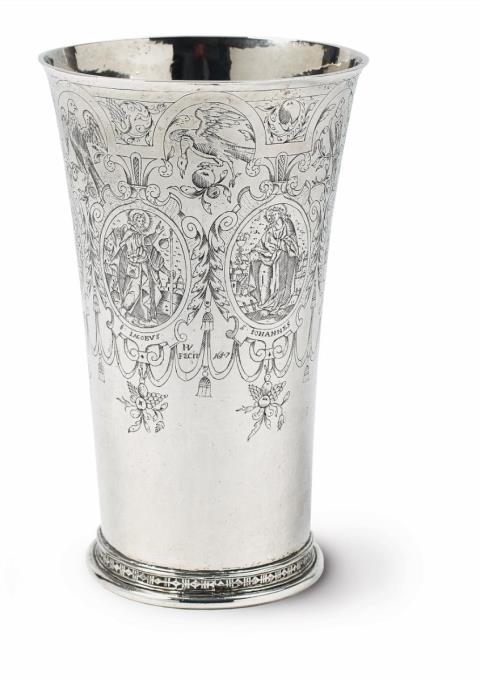 Herman Volmar - A large Cologne silver beaker with inscribed depictions of apostles. Marks of Herman Volmar, 1647.