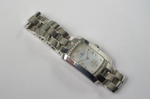  Baume & Mercier - A Baume & Mercier 18k gold "Hampton Milleis Diamond" ladies wristwatch