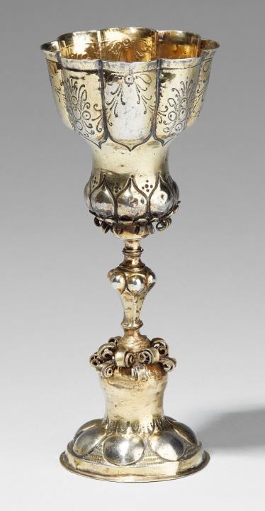 Hans I Clauß - A small Nuremberg silver Columbine-form chalice. Monogrammed "ASWM" and dated1641 to the body. Marks of Hans I Clauß, ca. 1640. Kleiner Akeleipokal